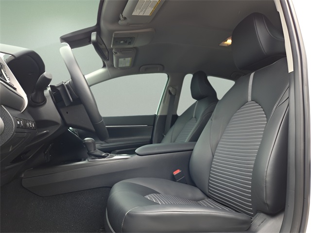 2024 Toyota Camry SE photo 9