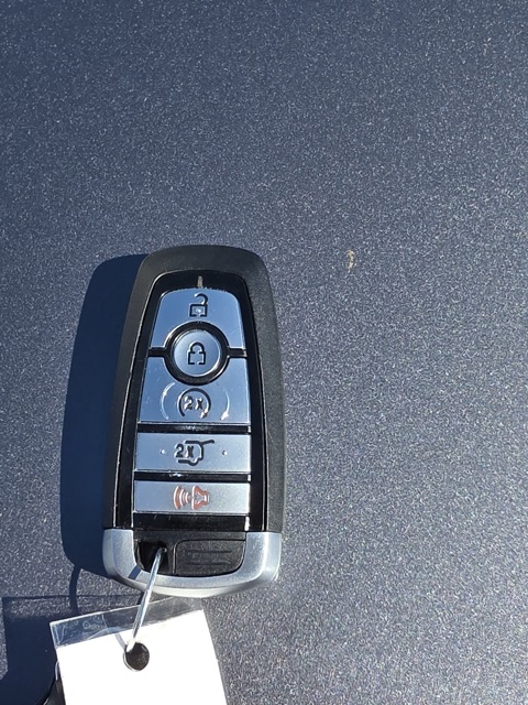 2024 Ford Edge Titanium photo 2