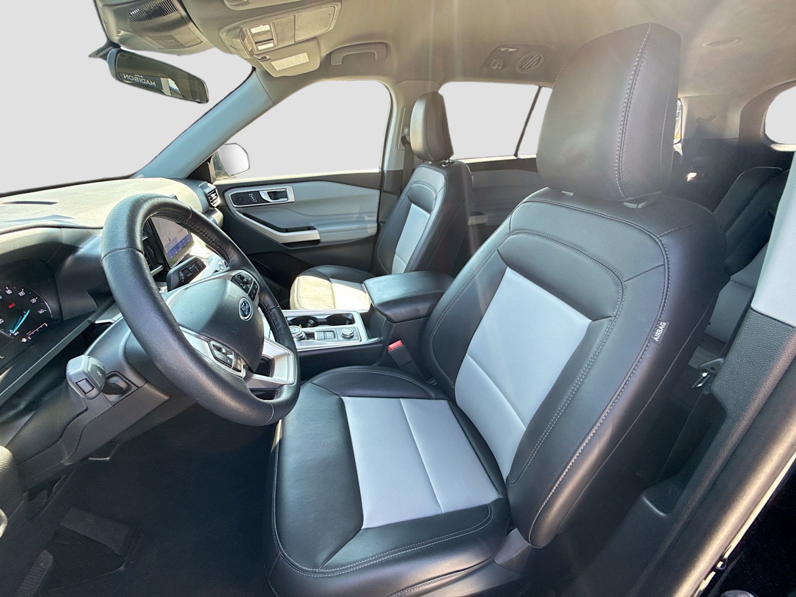 2024 Ford Explorer XLT photo 19