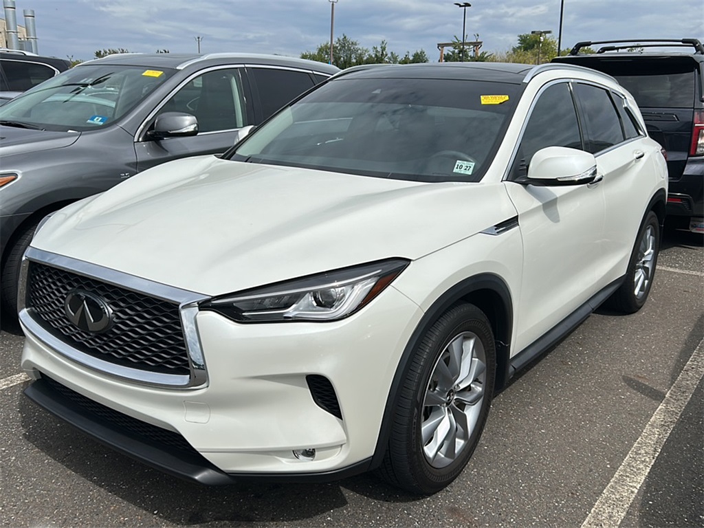 2022 Infiniti QX50 Luxe photo 3