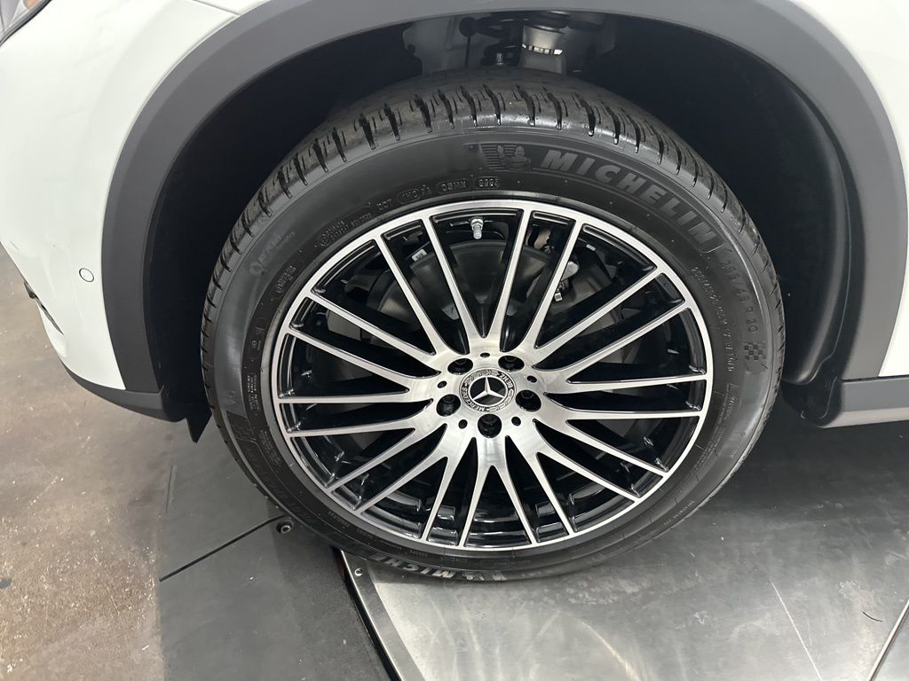 2026 Mercedes Benz GLC 300 photo 26