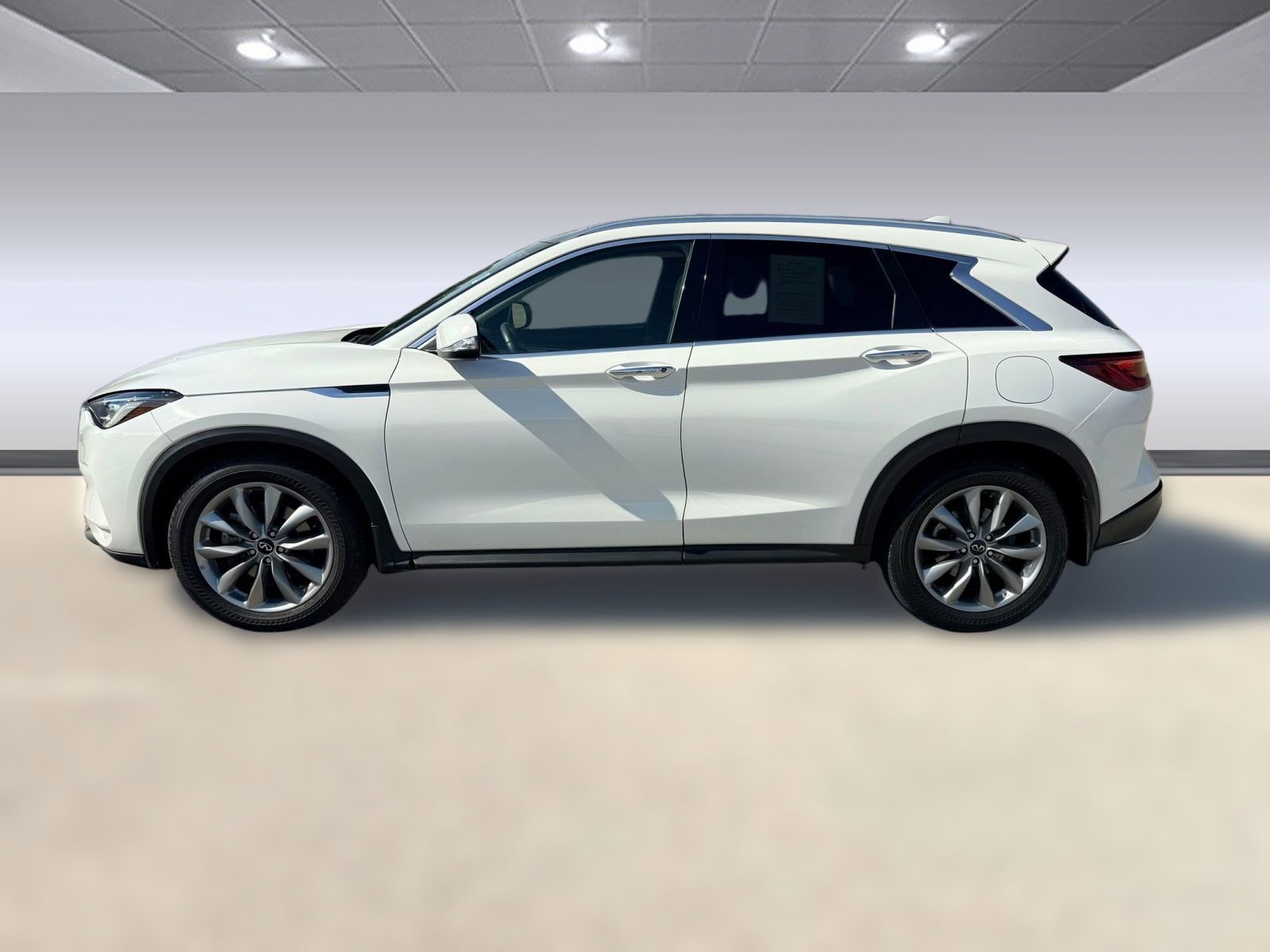 2022 Infiniti QX50 Luxe photo 2