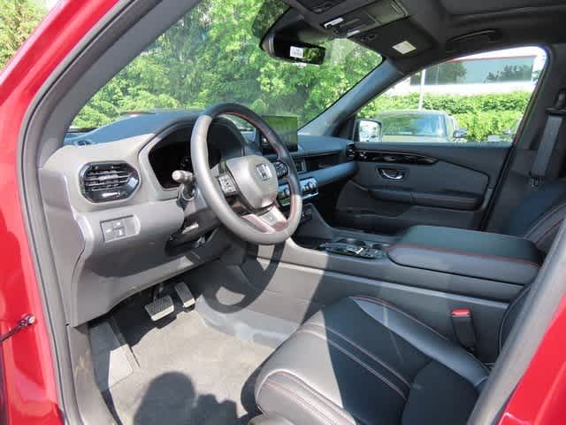 2025 Honda Pilot TrailSport photo 2