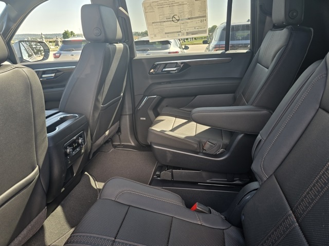 2026 Chevrolet Suburban High Country photo 23