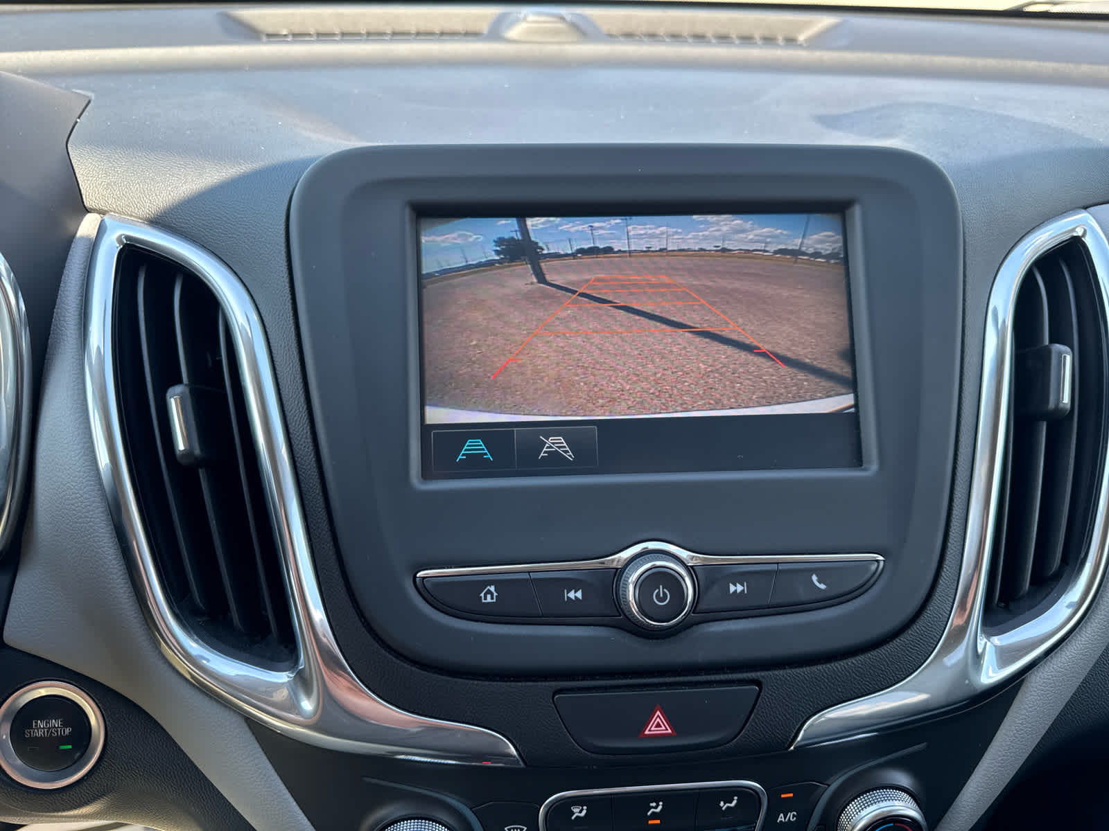 2018 Chevrolet Equinox LT photo 18