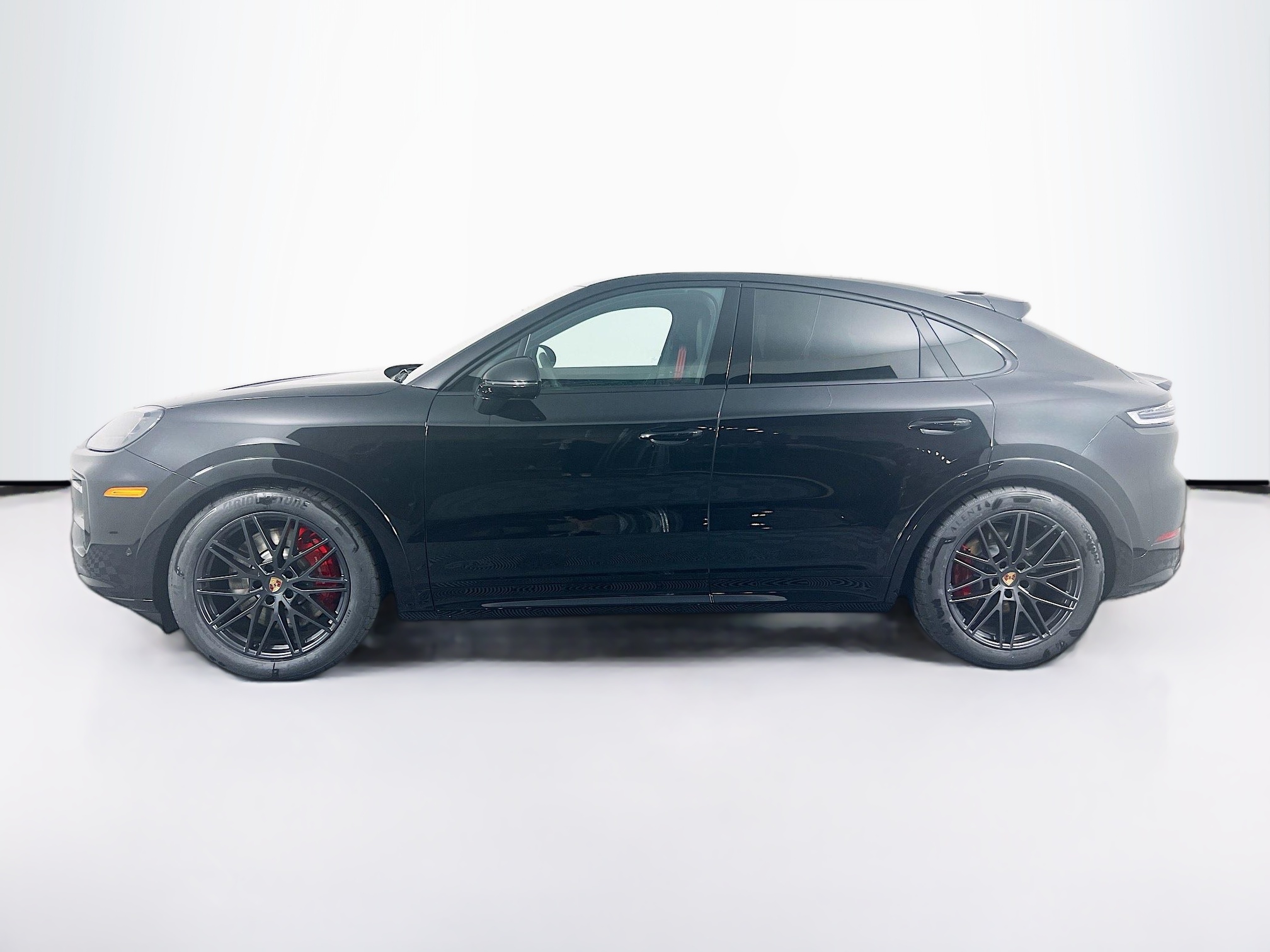 2026 Porsche Cayenne GTS Coupe photo 2