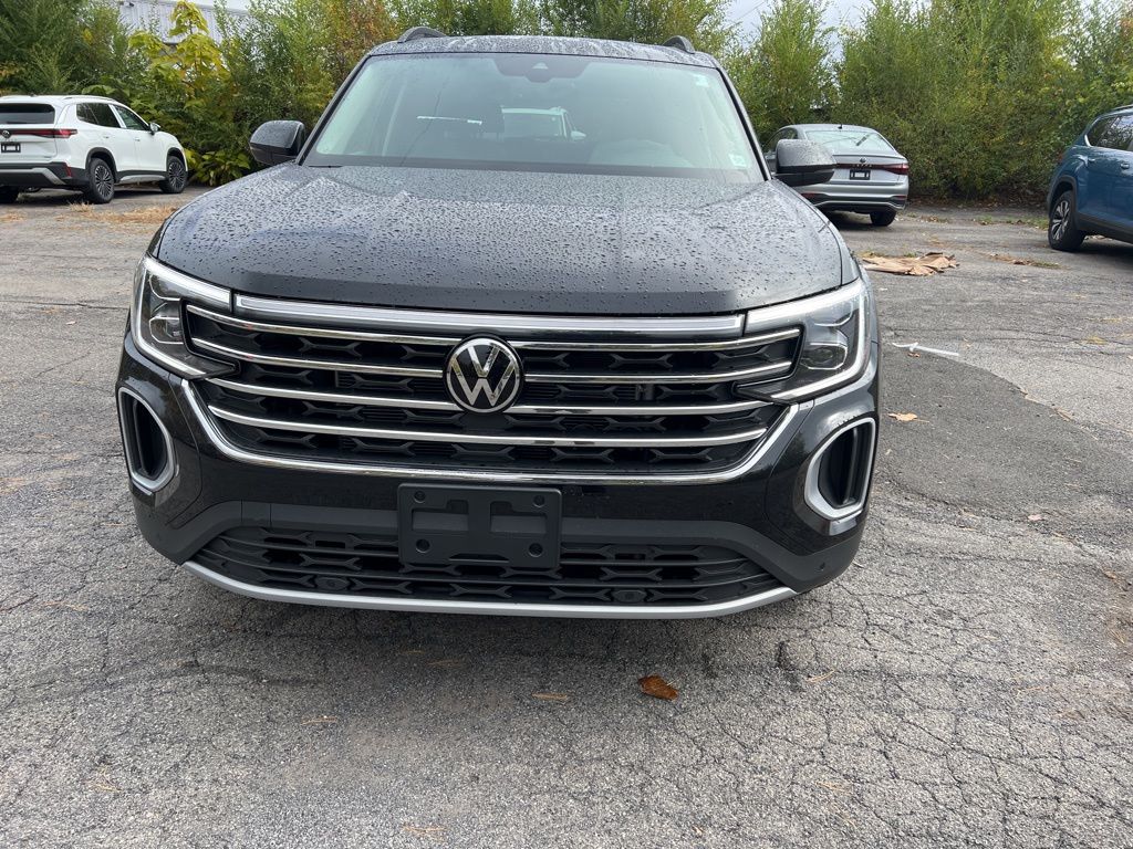 2026 Volkswagen Atlas SE Technology photo 2