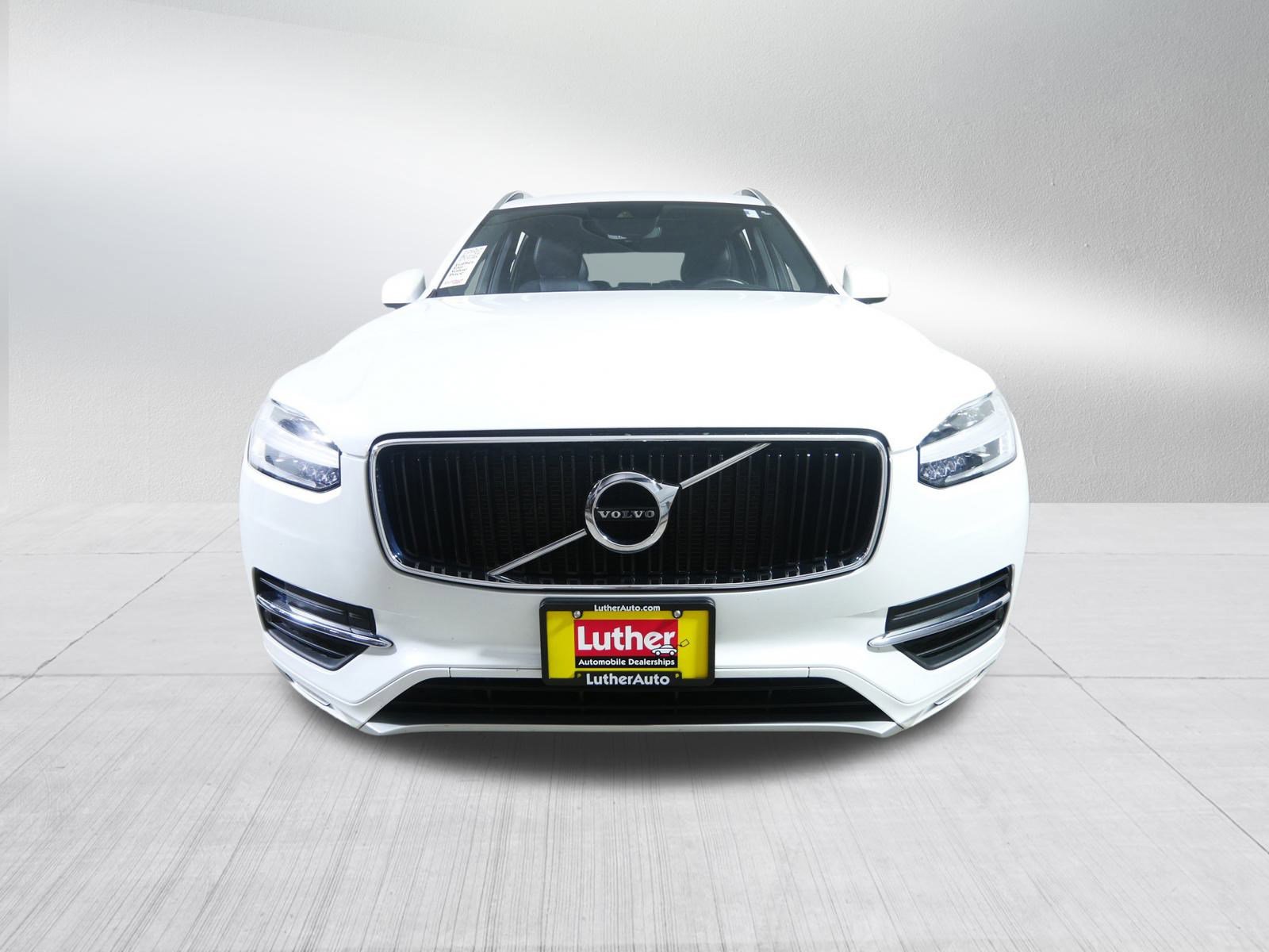 2019 Volvo XC90 Momentum photo 2