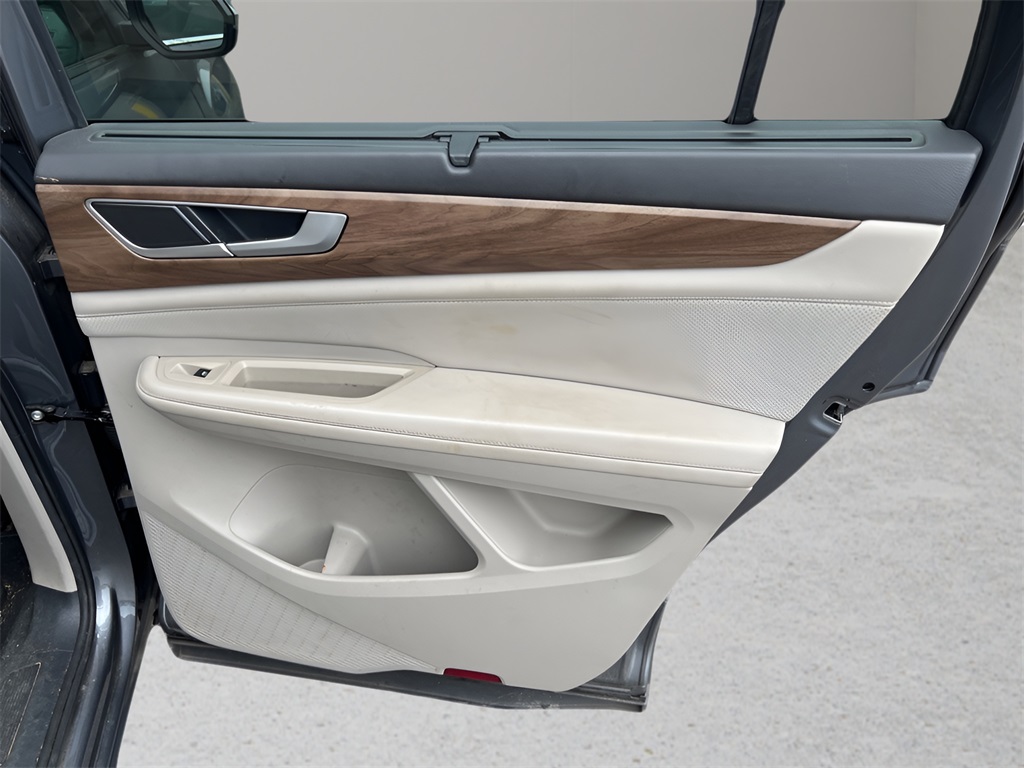 2024 Volkswagen Atlas SE Technology photo 15