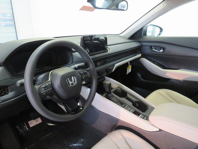 2025 Honda Accord LX photo 3