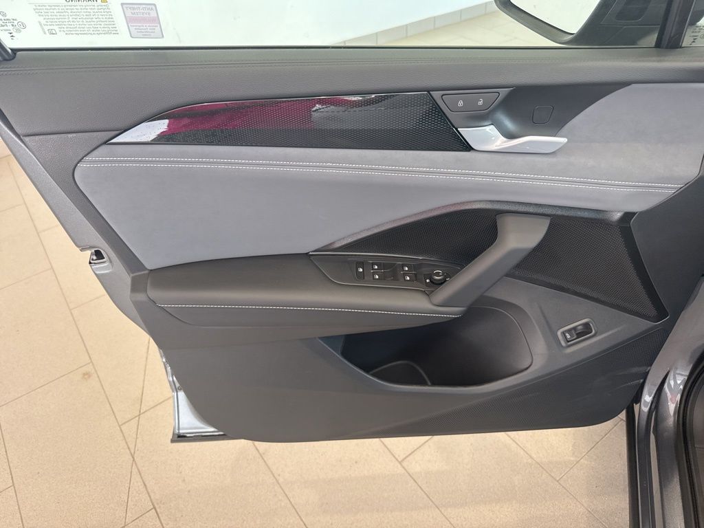 2025 Volkswagen Tiguan SE photo 10