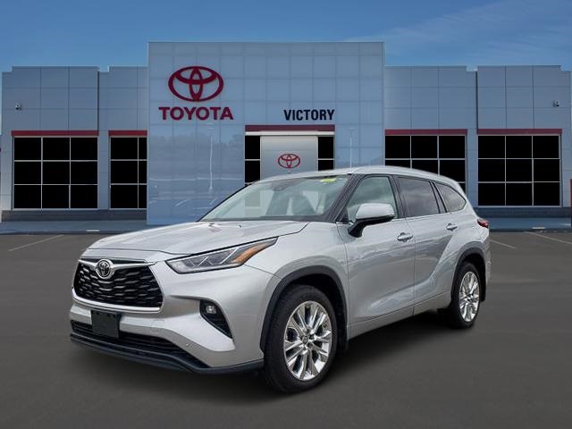 2021 Toyota Highlander Limited's photo