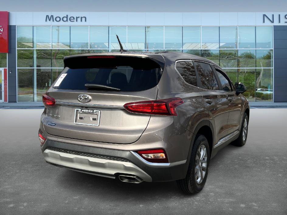 2019 Hyundai Santa Fe SE photo 4
