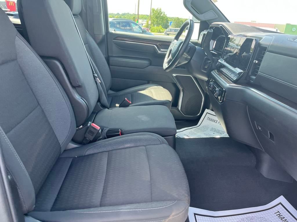 2024 Chevrolet Silverado 1500 LT photo 27