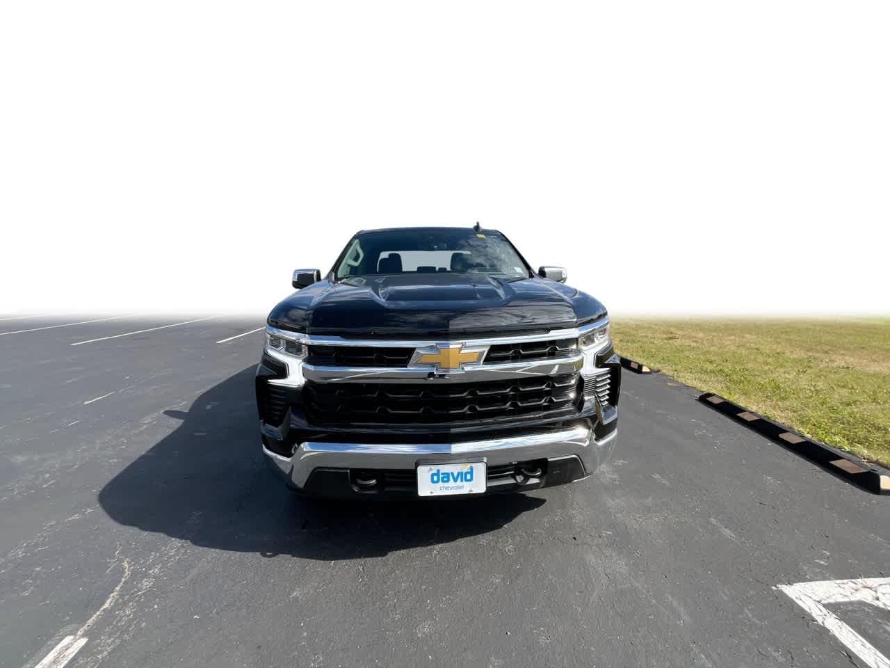 2026 Chevrolet Silverado 1500 LT photo 2