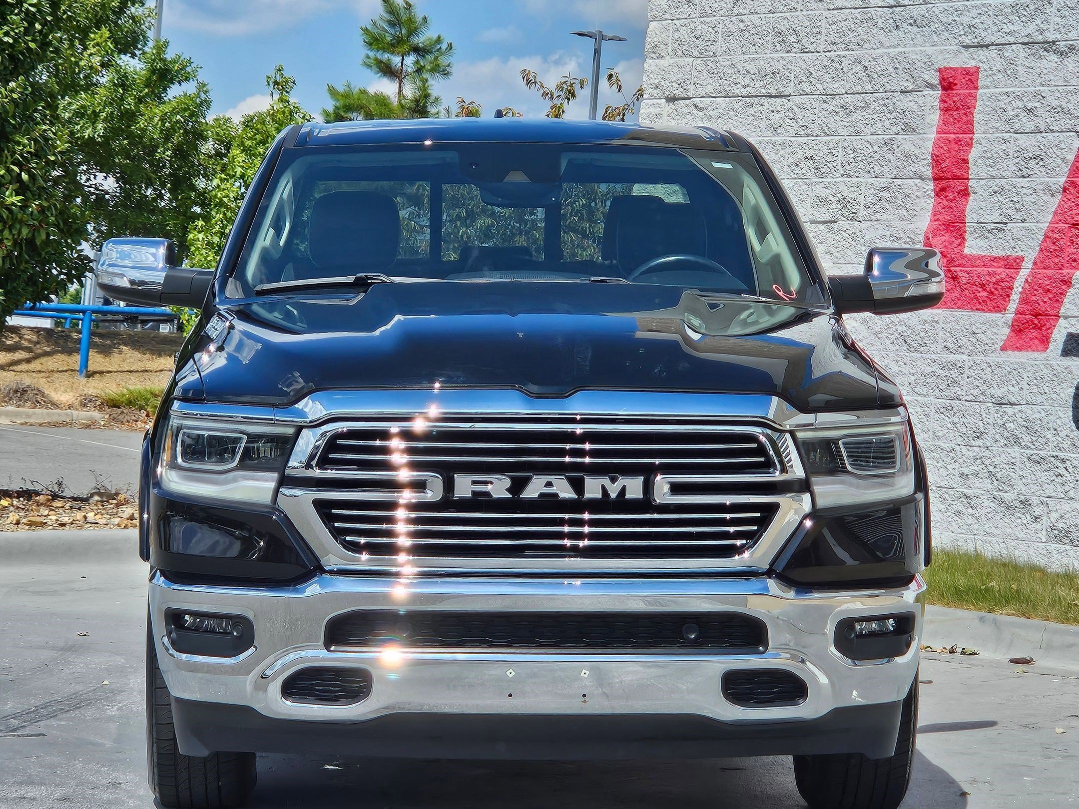 Used 2022 RAM Ram 1500 Pickup Laramie with VIN 1C6SRFJT5NN268652 for sale in Little Rock
