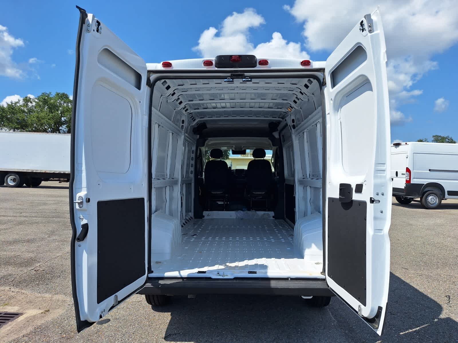 2025 Ram ProMaster 2500 photo 15