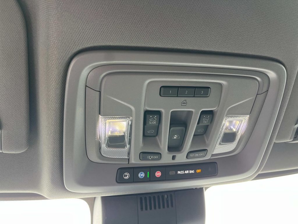 2025 Chevrolet Silverado 1500 RST photo 24