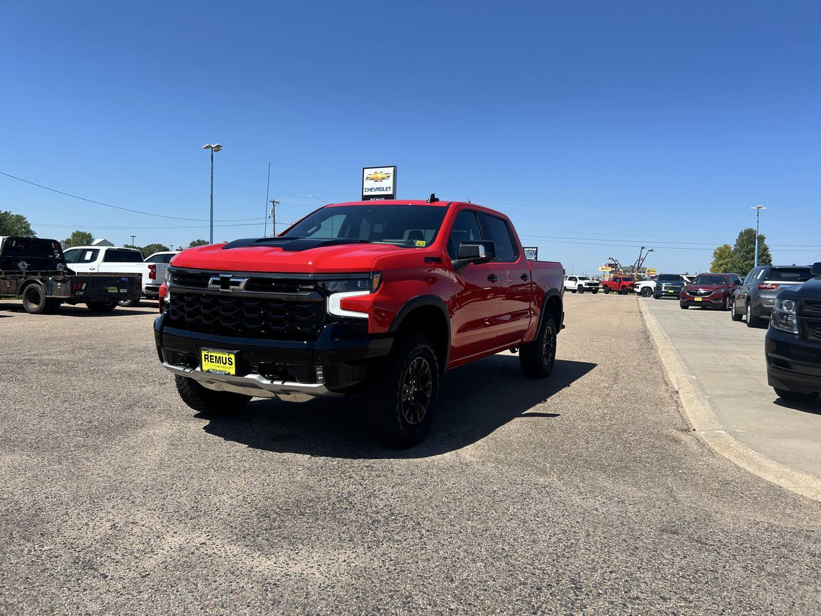 2025 Chevrolet Silverado 1500 ZR2 photo 3
