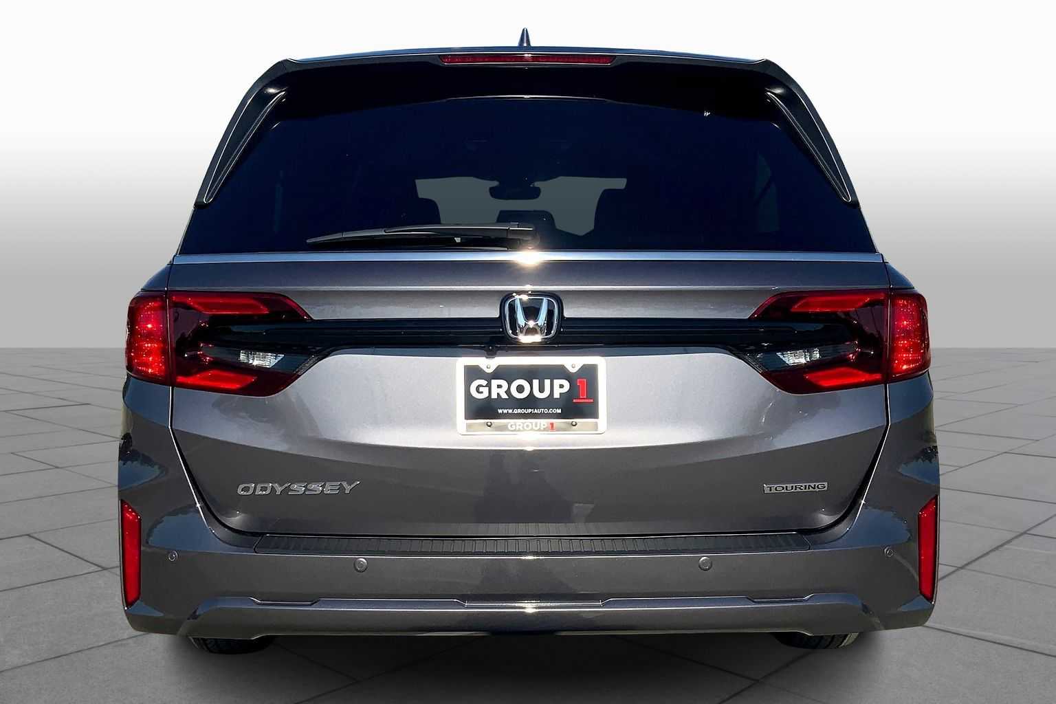 2026 Honda Odyssey Touring photo 4