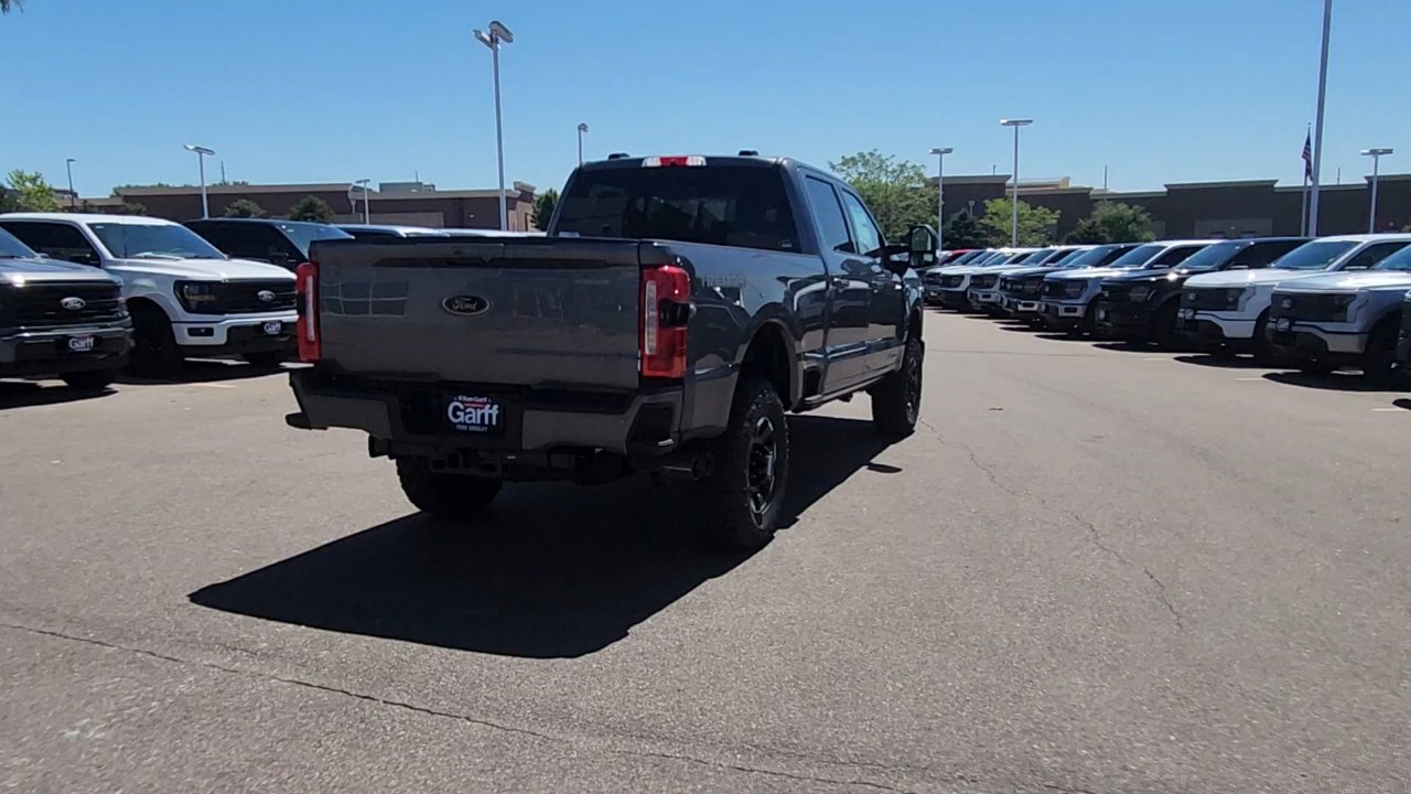 2025 Ford F-350 Lariat photo 4