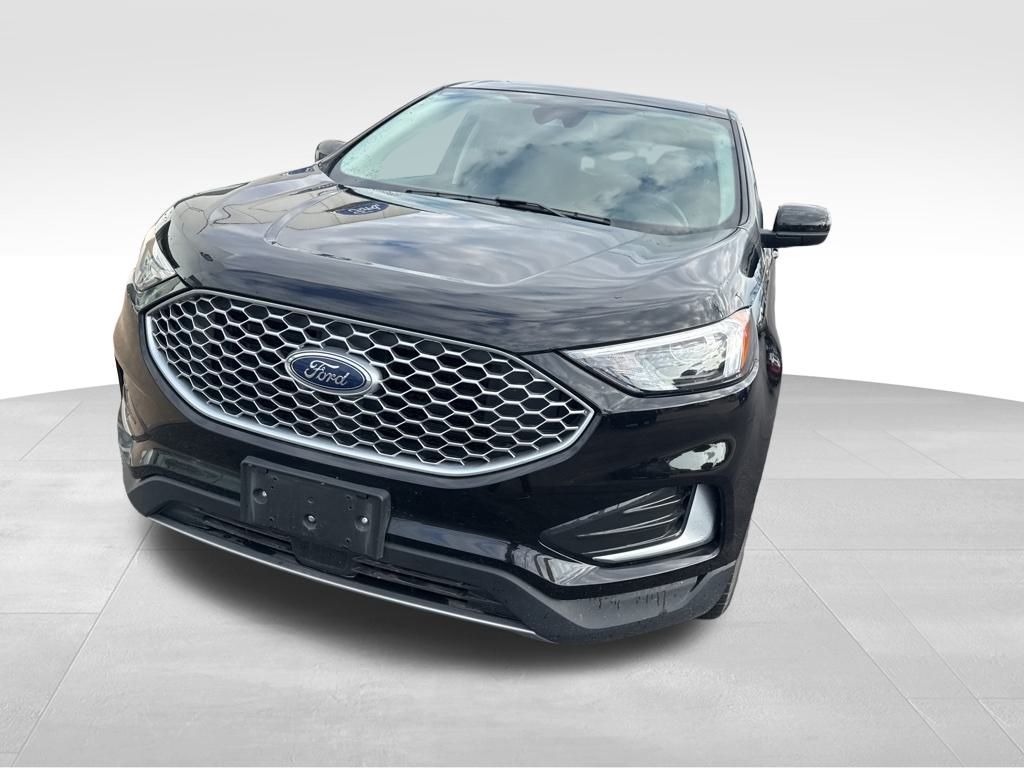 2024 Ford Edge SEL photo 2