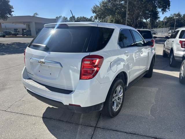 2017 Chevrolet Equinox LS photo 3