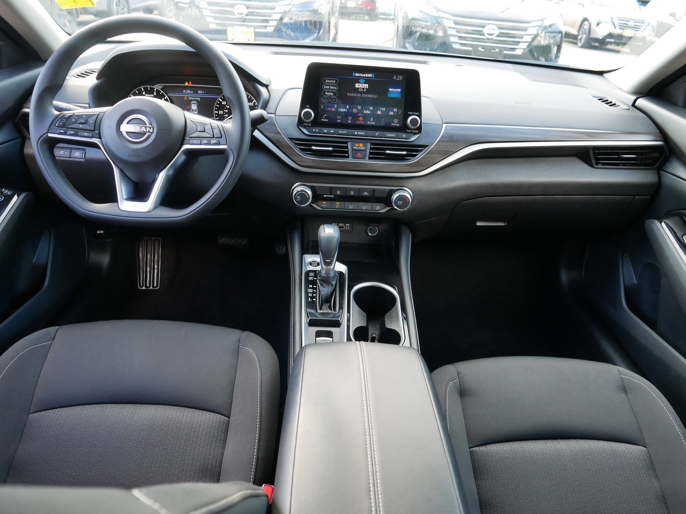 2023 Nissan Altima 2.5 SV photo 10