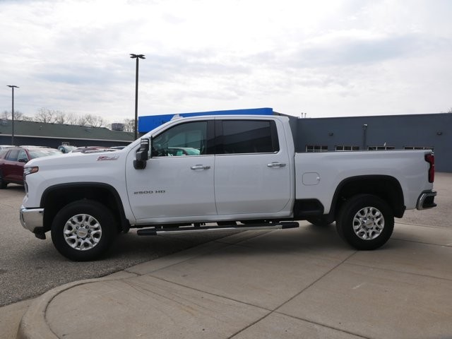 2024 Chevrolet Silverado 2500HD LTZ photo 6