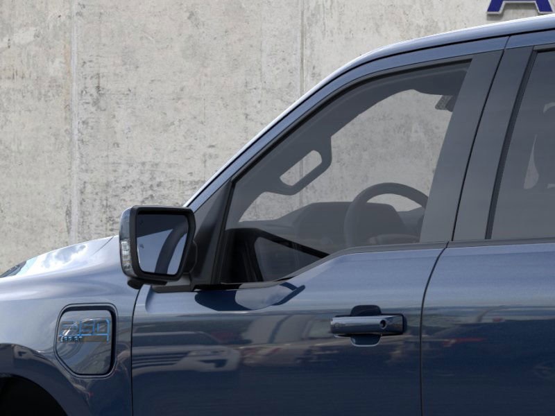 2025 Ford F-150 Lightning Lariat photo 19
