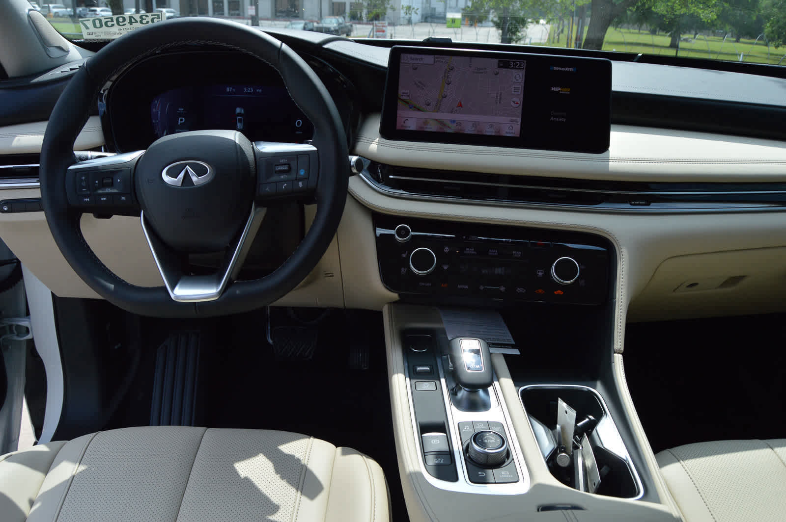 2025 Infiniti QX60 Sensory photo 18