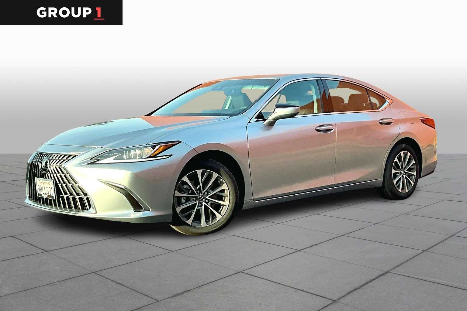 2025 Lexus ES 350's photo