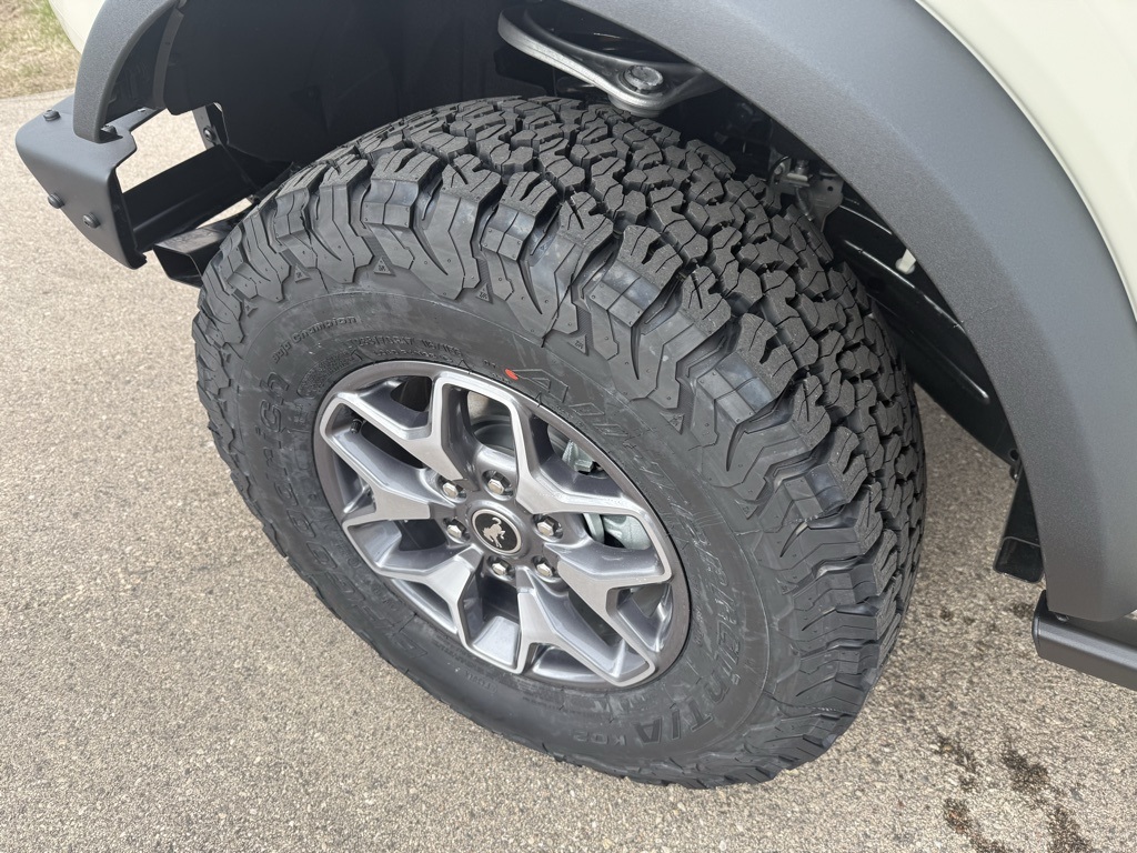 2025 Ford Bronco Badlands photo 2
