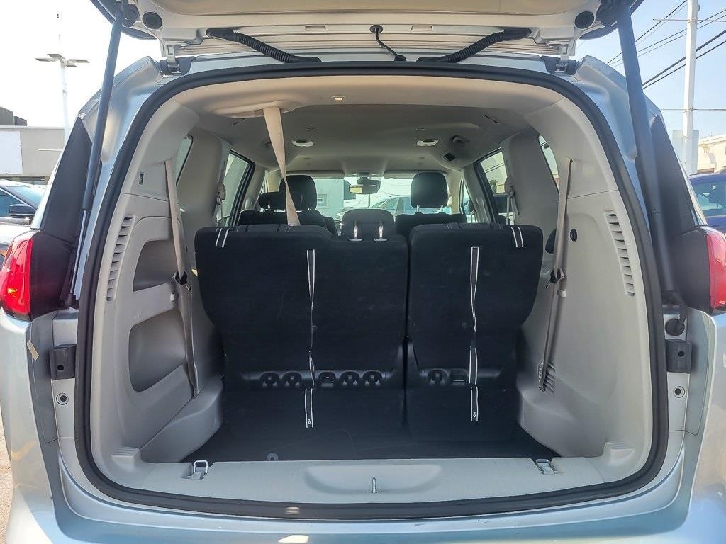 2023 Chrysler Voyager LX photo 17