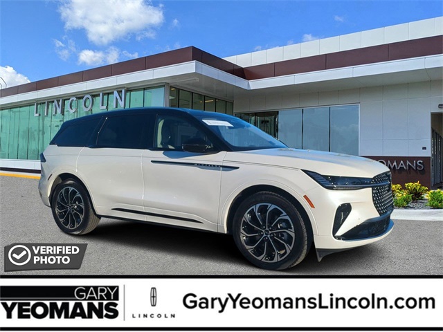 2025 Lincoln Nautilus Reserve's photo