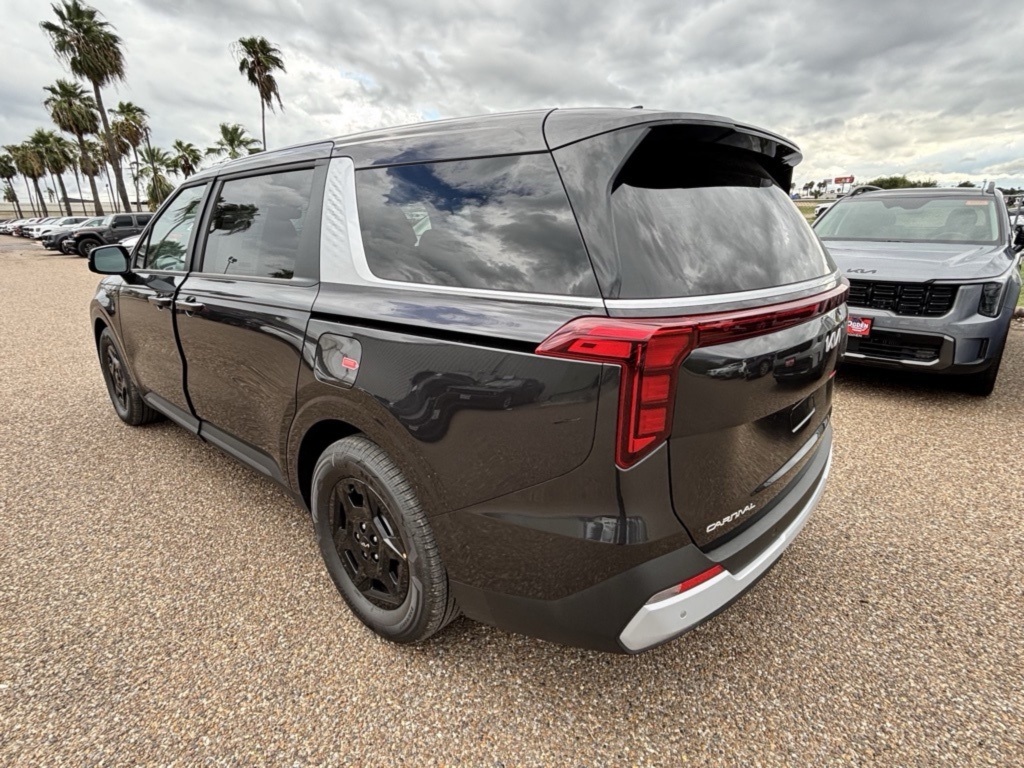 2026 Kia Carnival LXS photo 2