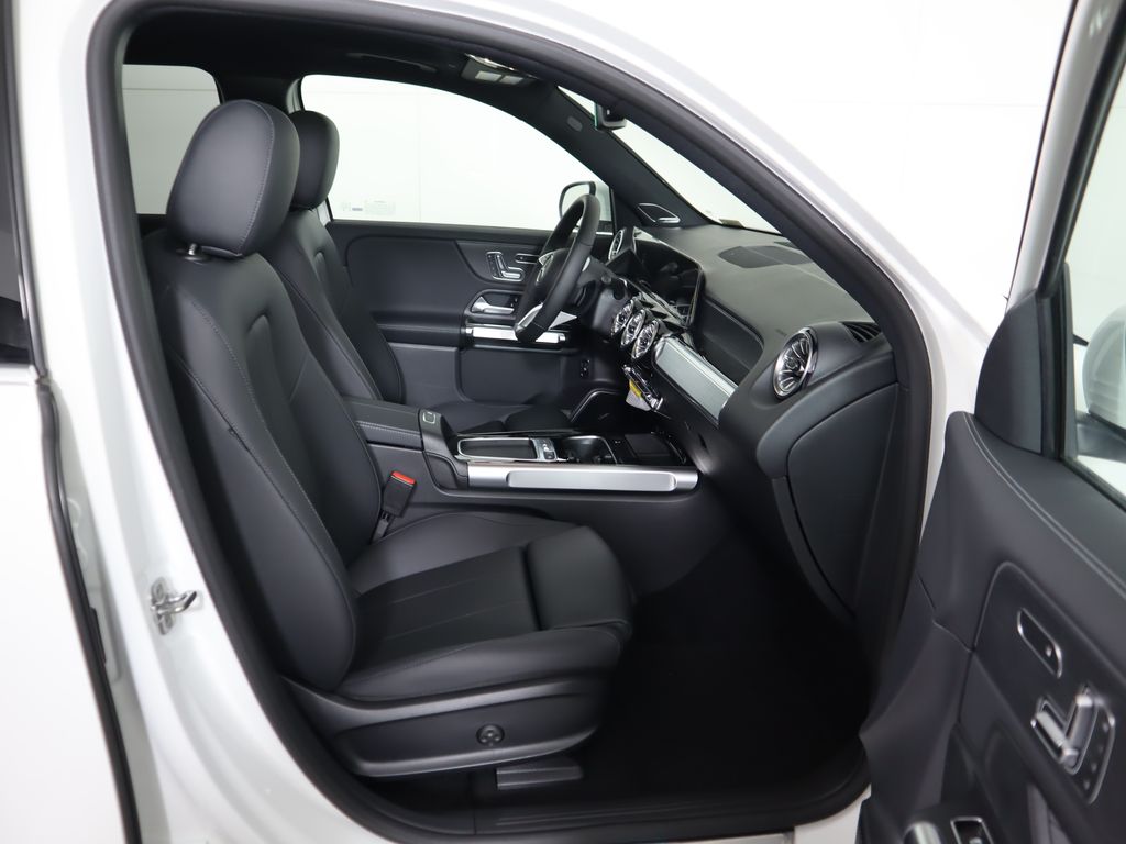 2025 Mercedes Benz EQB photo 19