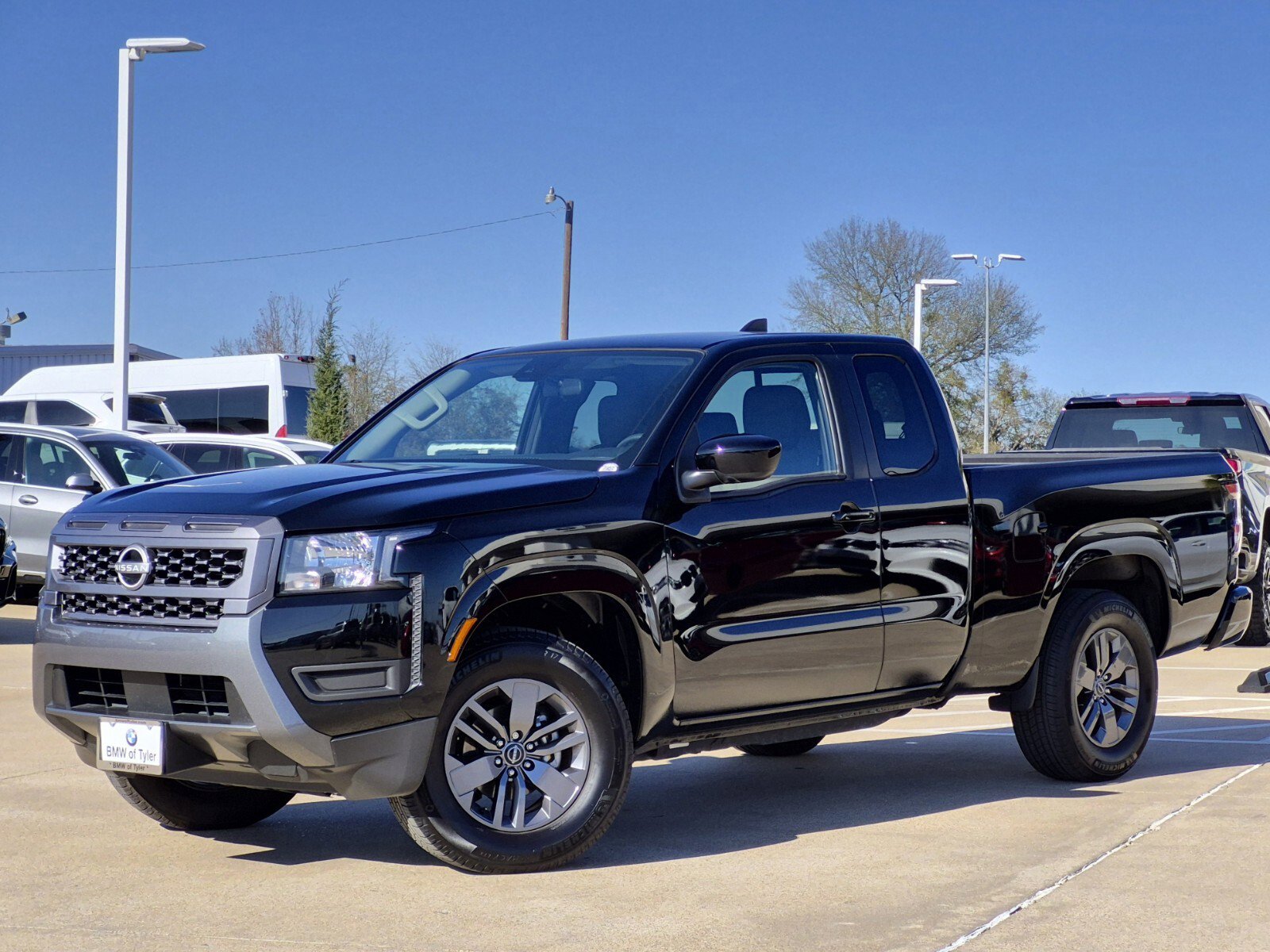 2025 Nissan Frontier SV's photo