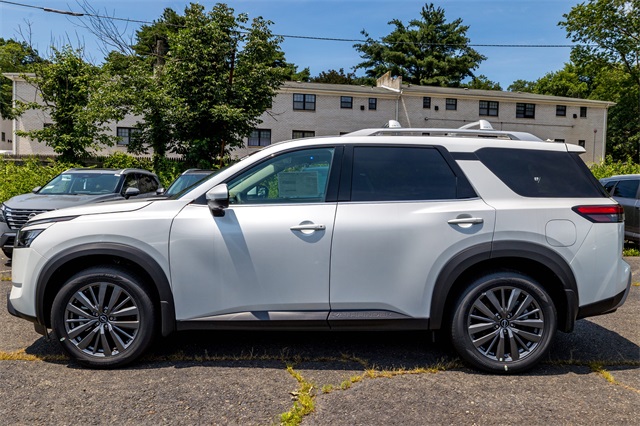 2025 Nissan Pathfinder SL photo 6