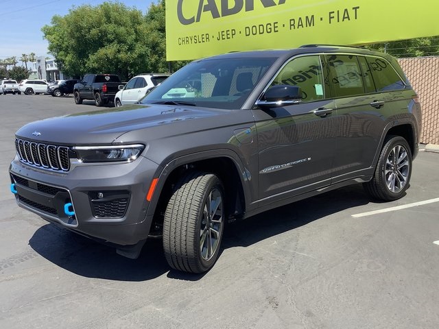 2023 Jeep Grand Cherokee Overland 4xe photo 4