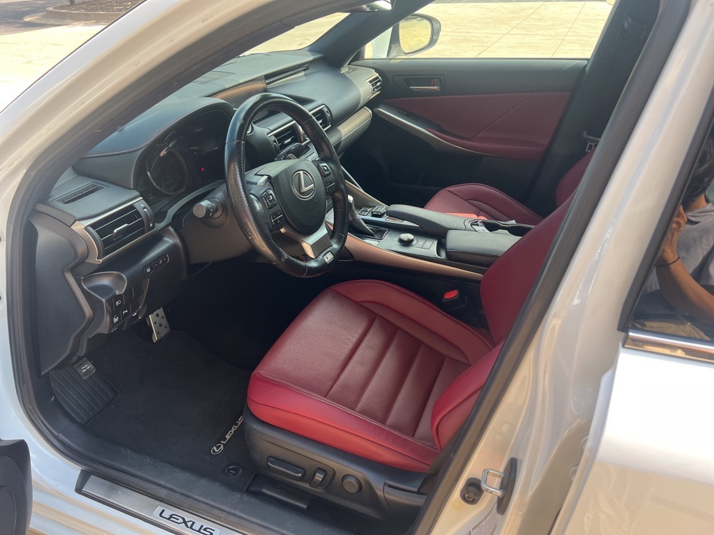 2020 Lexus IS 300 F SPORT photo 3