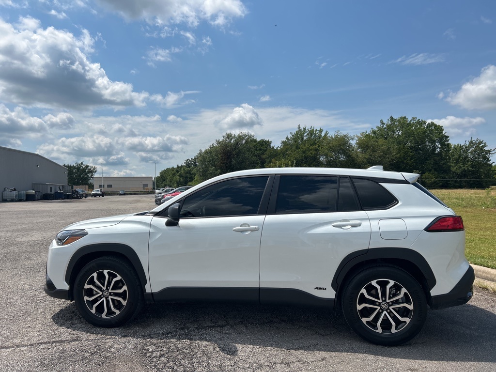 2024 Toyota Corolla Hybrid XSE photo 9