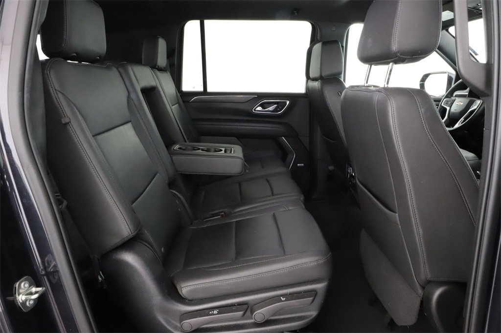 2023 Chevrolet Suburban LT photo 32