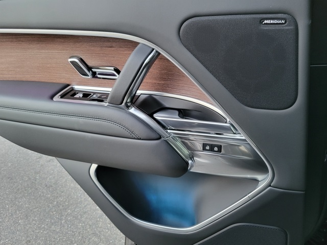 2023 Land Rover Range Rover SE photo 21