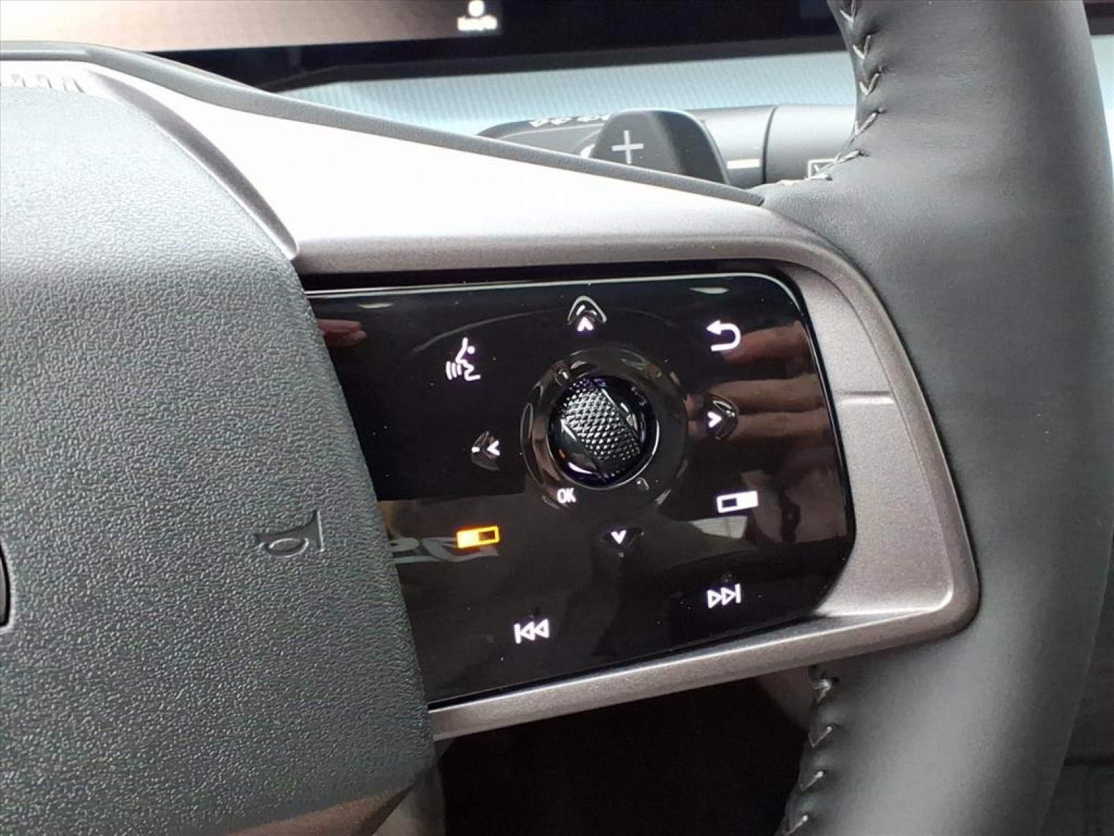 2025 Nissan Murano SL White at Robbins Nissan