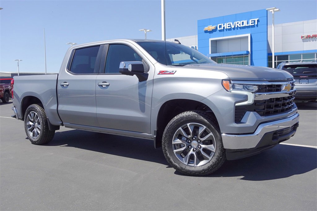 2025 Chevrolet Silverado 1500 LT photo 4