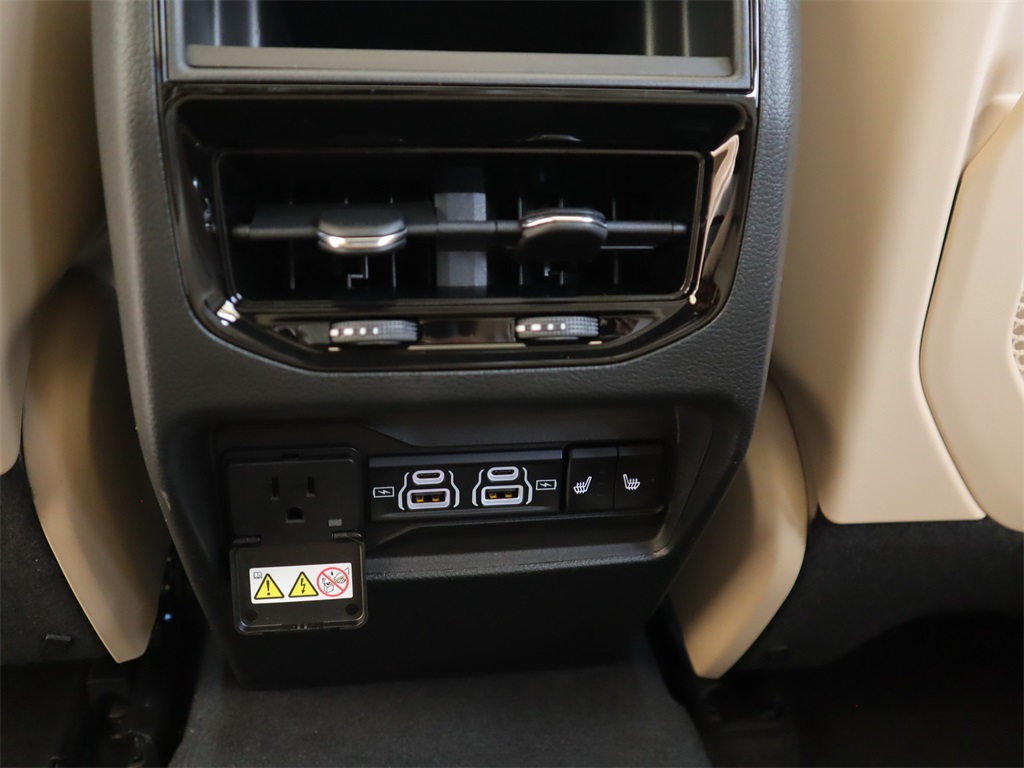 2023 Jeep Grand Cherokee Overland photo 23