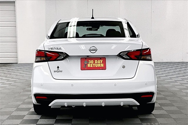 2025 Nissan Versa 1.6 S photo 4