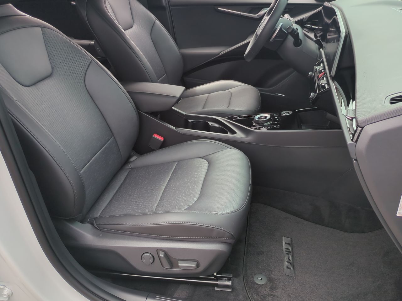 2024 Kia Niro EV Wave photo 26