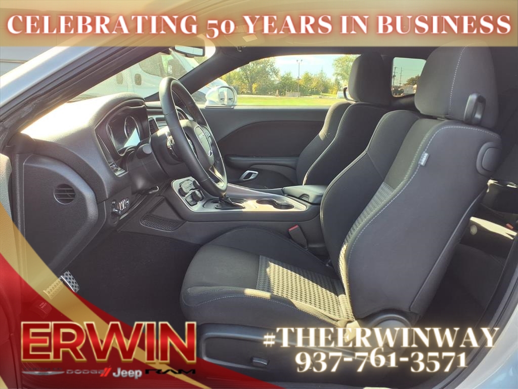 2022 Dodge Challenger R/T photo 4